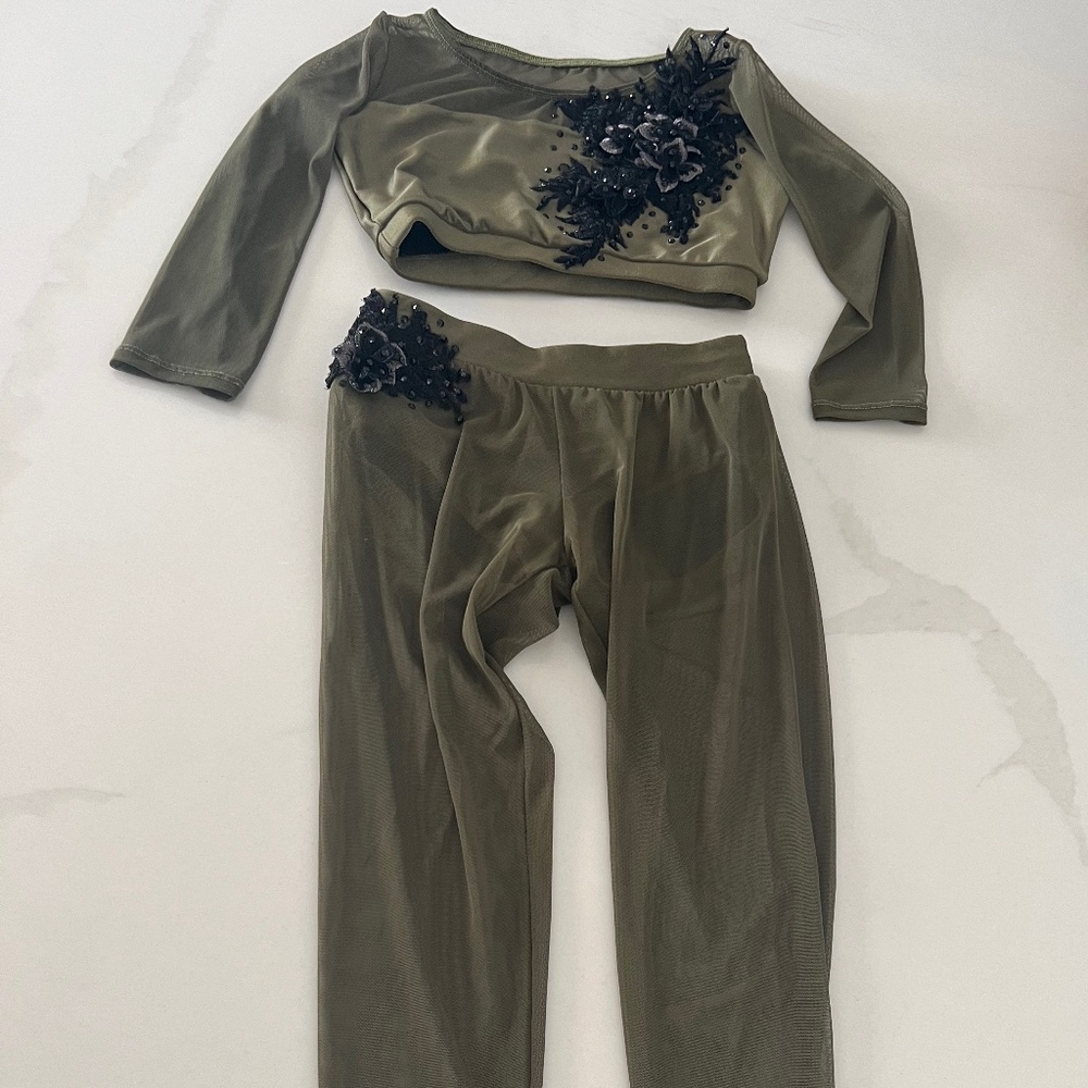 Dance Costume - Adult  XS Dark Green 2 piece with pants and long sleeve top
